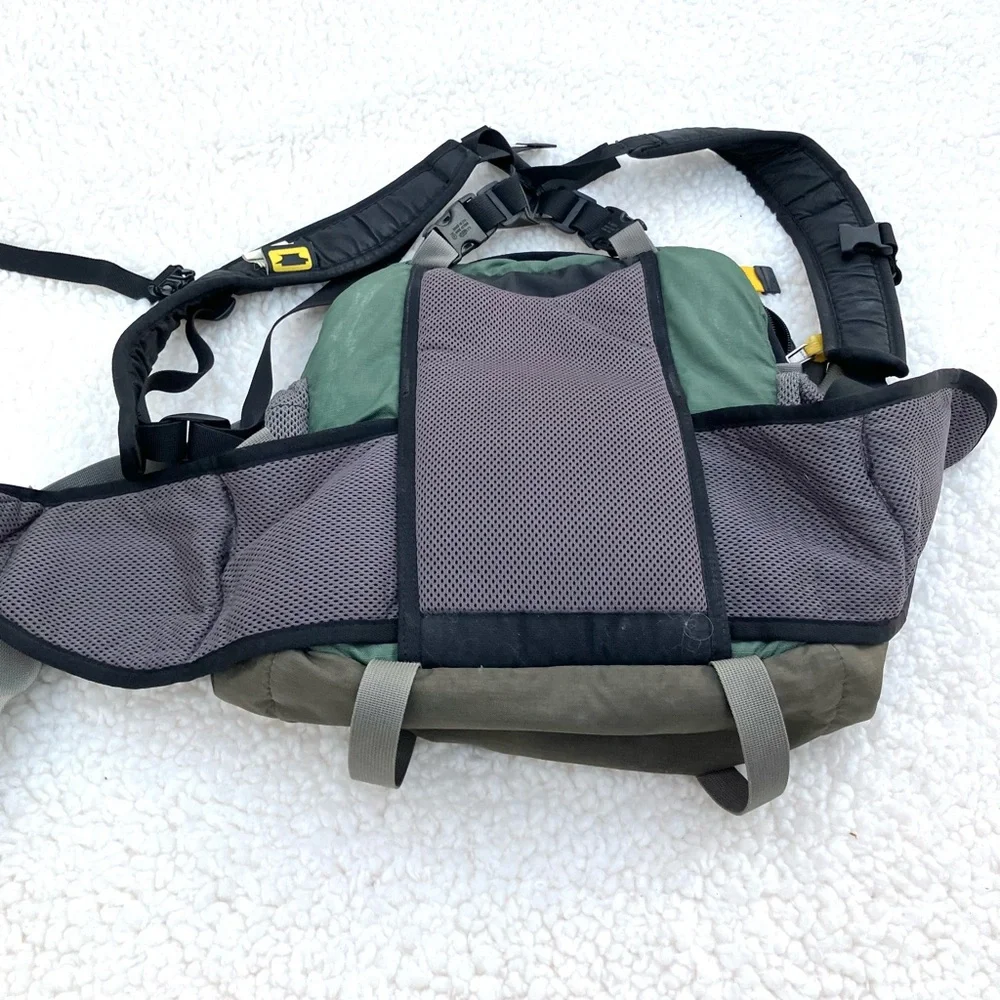 Travelsmith Medium Size Backpack 16x15x5
